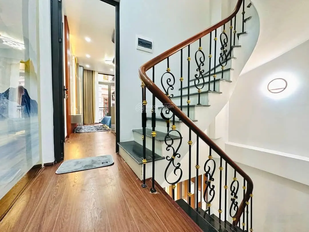 Chính chủ bán nhà Thái Thịnh - ngõ thông rộng oto đỗ kinh doanh đỉnh DT 55m*5 tầng chỉ 13,5 tỷ