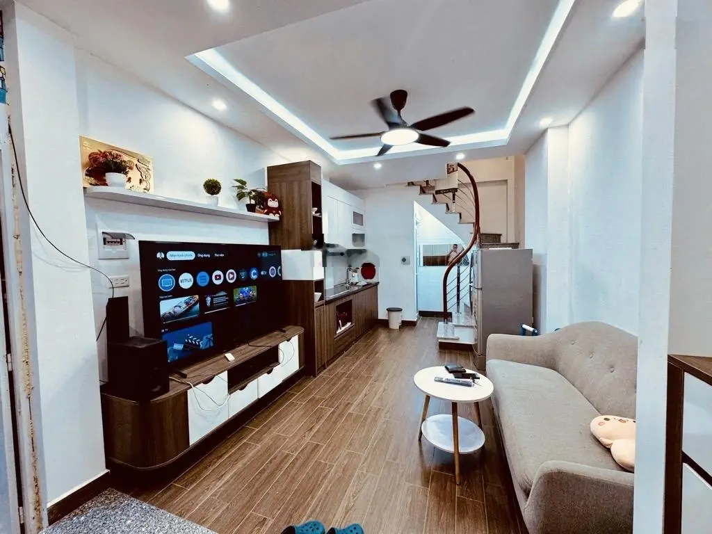 Bán nhà phố Bạch Mai - Ô tô đỗ gần - 5 tầng - 3PN. Giá: 4,55 tỷ. LH: 0779 548 ***