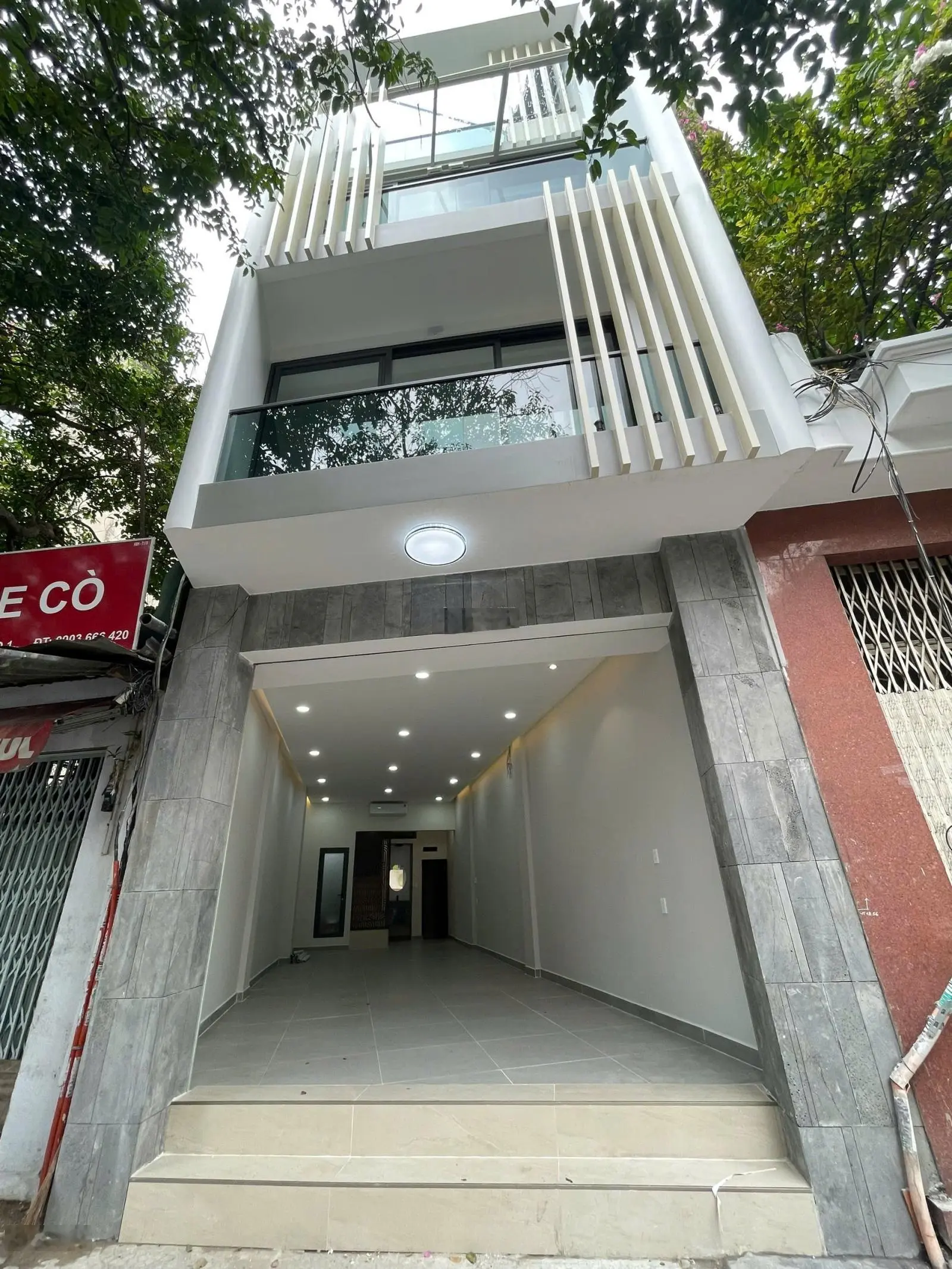 Siêu Phẩm! Mặt Tiền đường Lê Thị Riêng - Bến Thành - Quận 1. Nhà 1 Trệt 3 Lầu. Phù Hợp Kinh Doanh