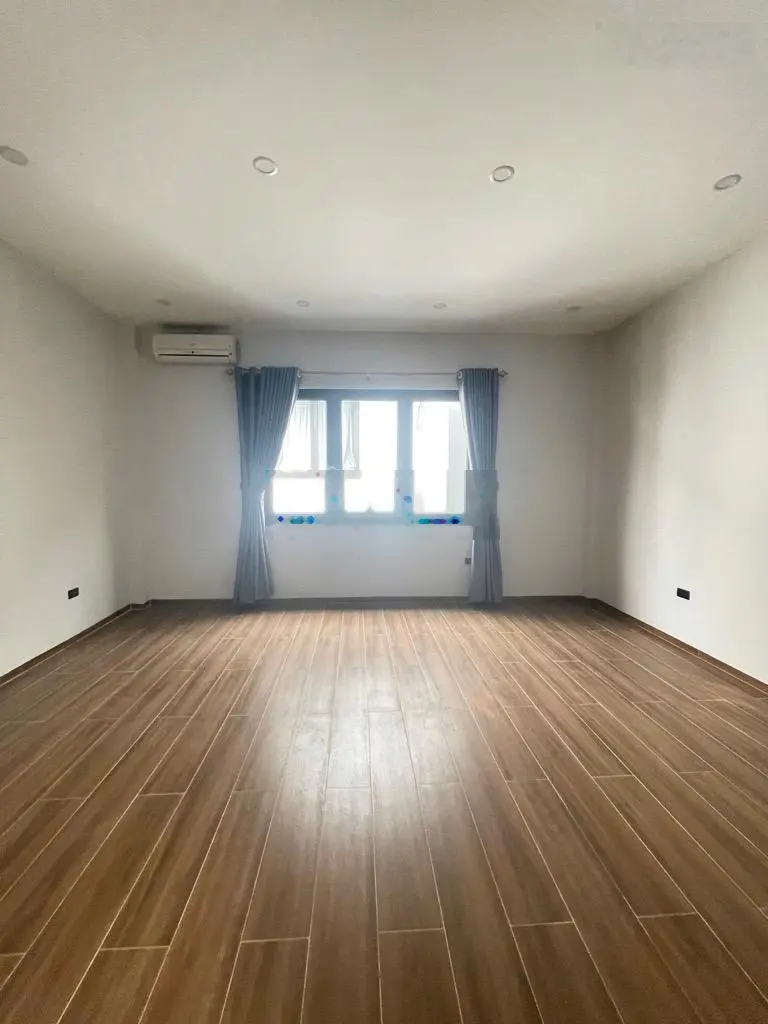 Bán Nhà Nguyễn Lương Bằng 32m 5 Tầng Ngõ Thông Gần Phố Chỉ 5.4 Tỷ