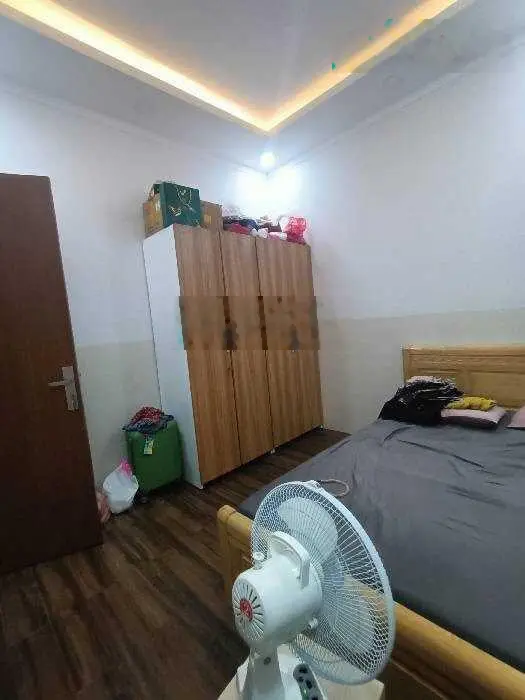 Nhỉnh 4 tỷ có căn nhà 2 tầng ngay chợ Hiệp Bình, sát Phạm văn Đồng, DT 70m2, SHR, Sang tên ngay.