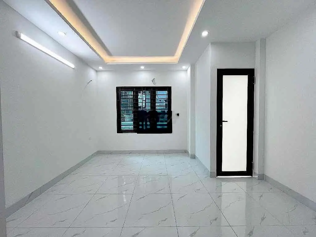 3,85 tỷ . Cực phẩm Đại Cát . 5 tầng , MT 6,6m full nội thất ,gần ôto