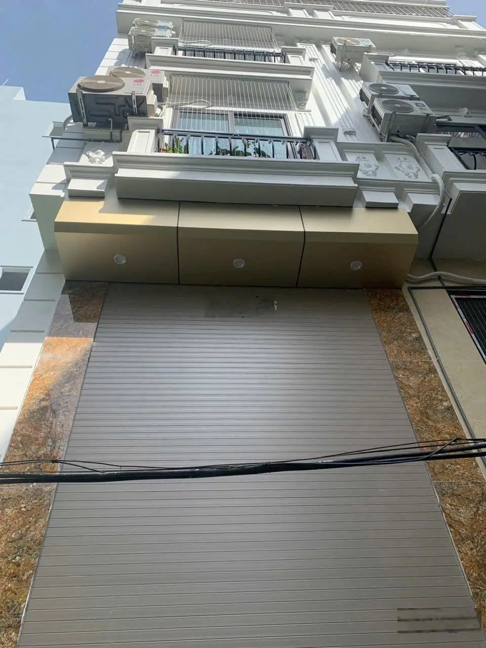 Cần bán gấp tòa nhà Phố Thiên Hiền - Mỹ Đình 4 tầng 58m2 giá chỉ 200tr/m2 - ô tô đỗ cửa - hiếm