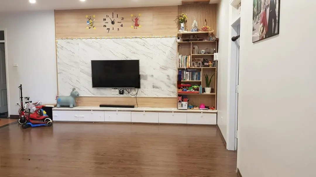 Bán gấp căn hộ chung cư Nam Trung Yên 2PN 1WC DT: 57m2 giá 2,95 tỷ, LH: 0917 495 ***
