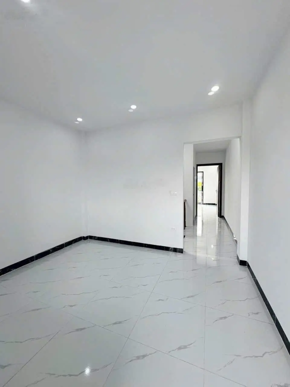 Bán căn 44m2x3T, 2 mặt thoáng có sân sau, cầu Đông La, 10 phút ra Penika