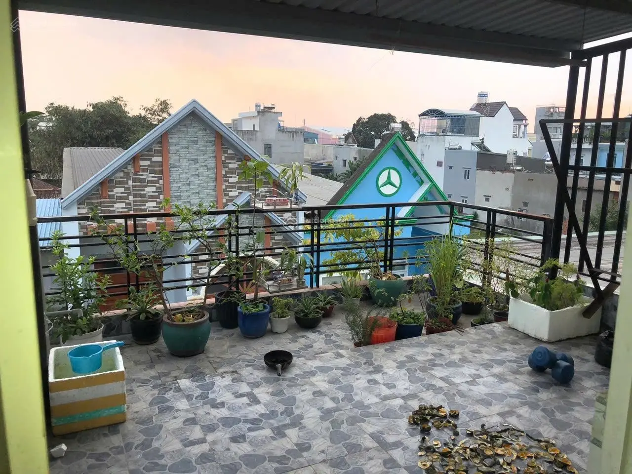 Nhà 1 trệt 2 lầu 3PN đường ô tô