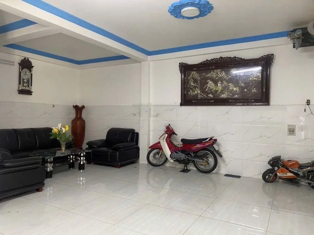 Nhà nguyễn bình, ngang 11m, xe hơ ngủ trong nhà.