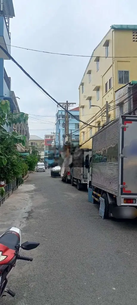 Bán nhà cũ đường 762 Hồng Bàng P1 Q11 giá rẻ hẽm xe tải 8m