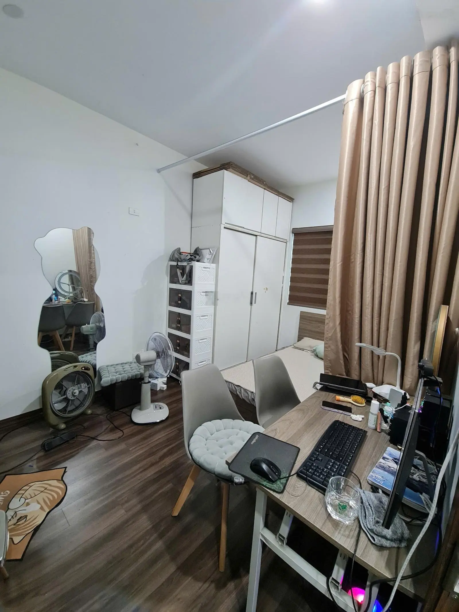 Chính chủ bán căn hộ chung cư tầng trung CT12 Kim Văn 65.1m2, 2 ngủ, 2 WC, có sổ riêng, bao phí