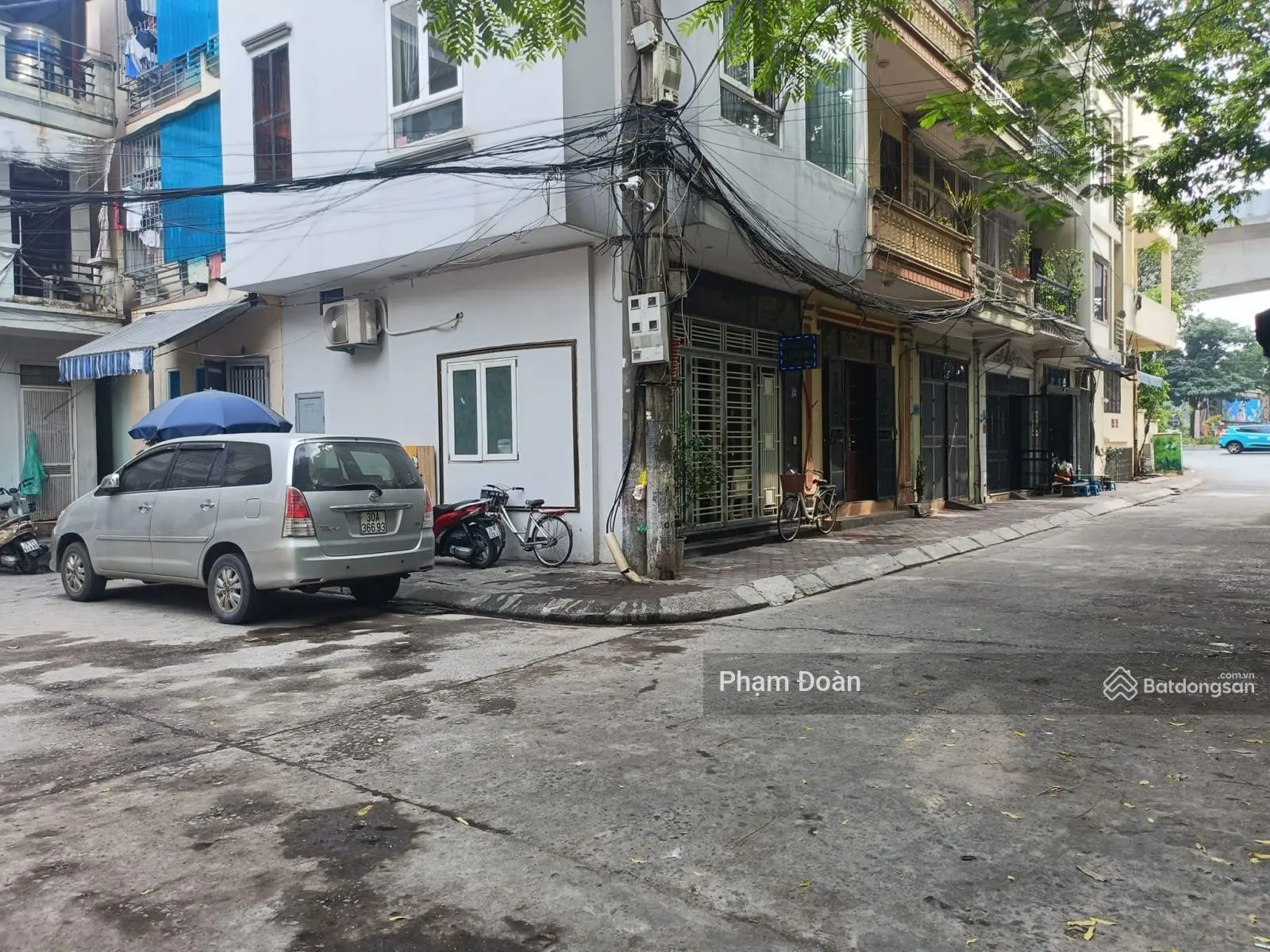 Nhà mặt phố ,giá trong ngõ ,ô tô tránh ,vỉa hè hai bên ,kinh doanh gần vườn hoa