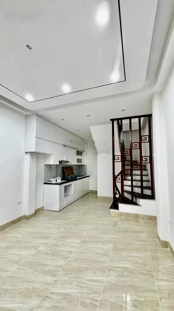 Hiếm vài bước ra oto - nhà đẹp ở luôn - trung tâm long biên
