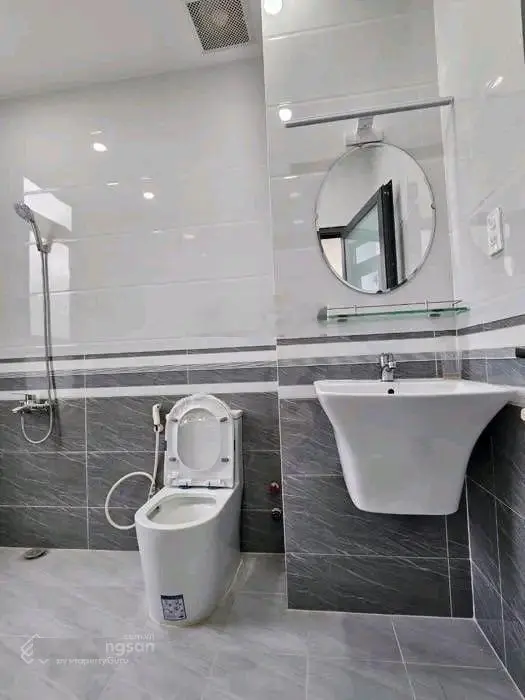 Đổi chổ ở cần bán nhà đường Lên Hồng Phong - P.10 - Q.10 - Giá 3tỷ120/72,9m2 đang cho thuê 20tr/th