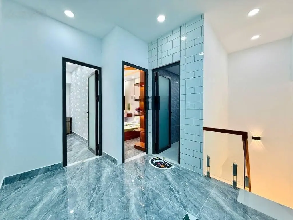 Cần bán gấp nhà chính chủ Huỳnh Văn Bánh, P15, Phú Nhuận giá 3tỷ990, DT 91,8m2(5,4x17m) còn HĐ thuê