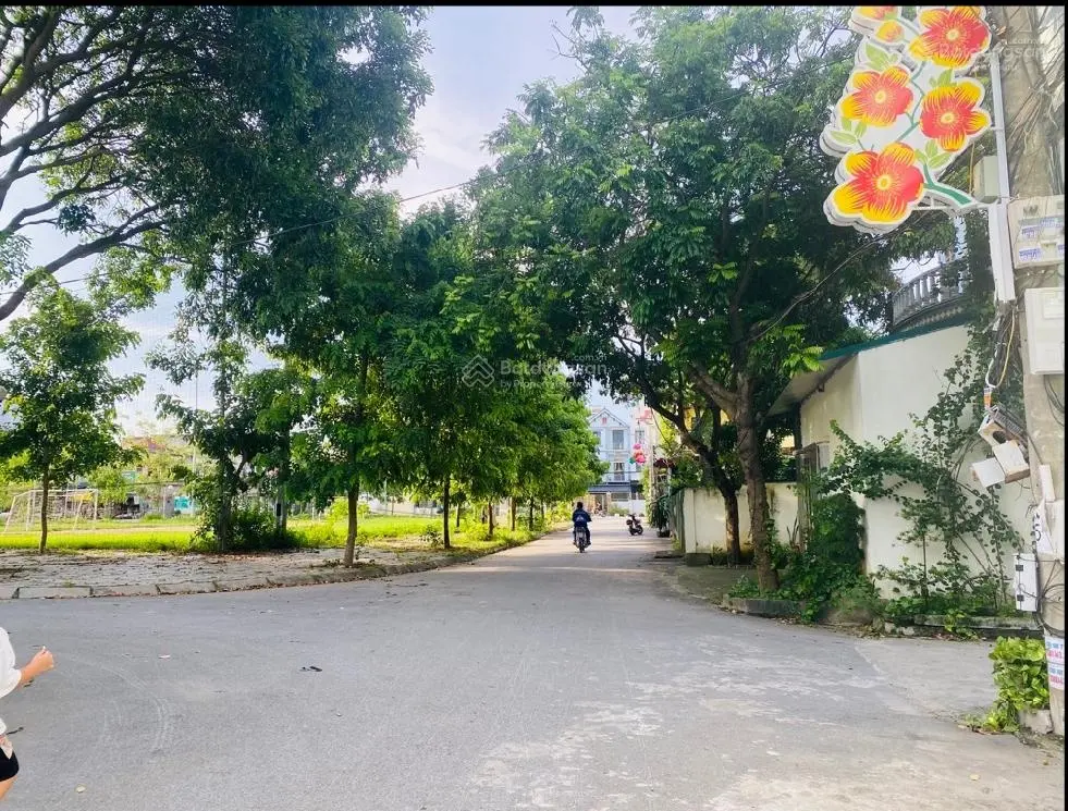 Kính Nỗ, Uy Nỗ full thổ cư 130m2 tiền hậu = 6,22m vuông vắn ngõ ô tô vào đất rất nhiều tiện ích