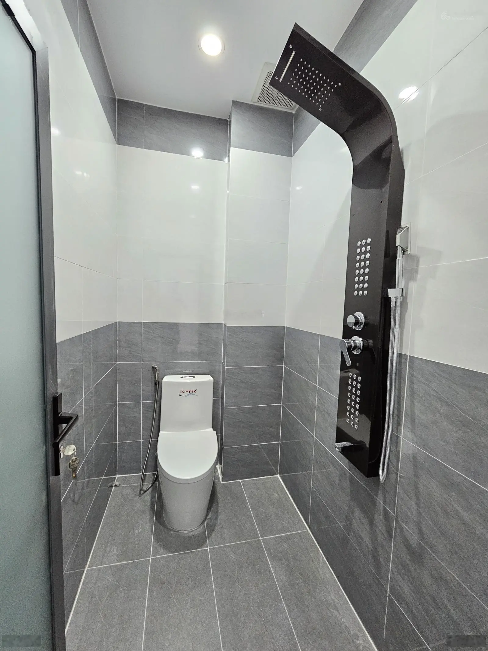 3 tỷ 750 Bán nhà 1 trệt 2 lầu KDC ĐẸP P.Thuận Giao, TP.Thuận An