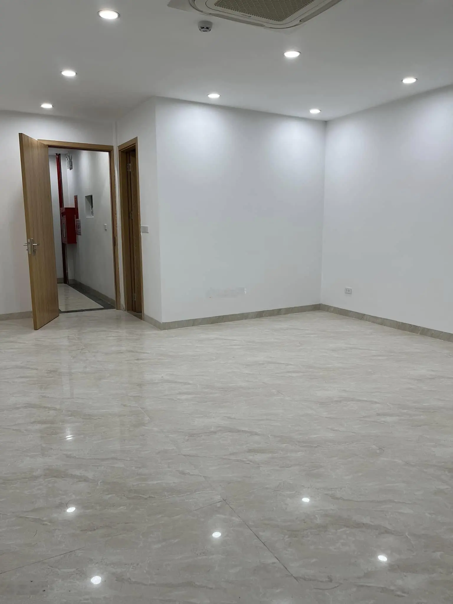 (SIÊU PHẨM) Bán nhà mặt phố Vũ Phạm Hàn Xuân Quỳnh 82mx7T thang máy thông sàn vỉa hè KD VP spa CG