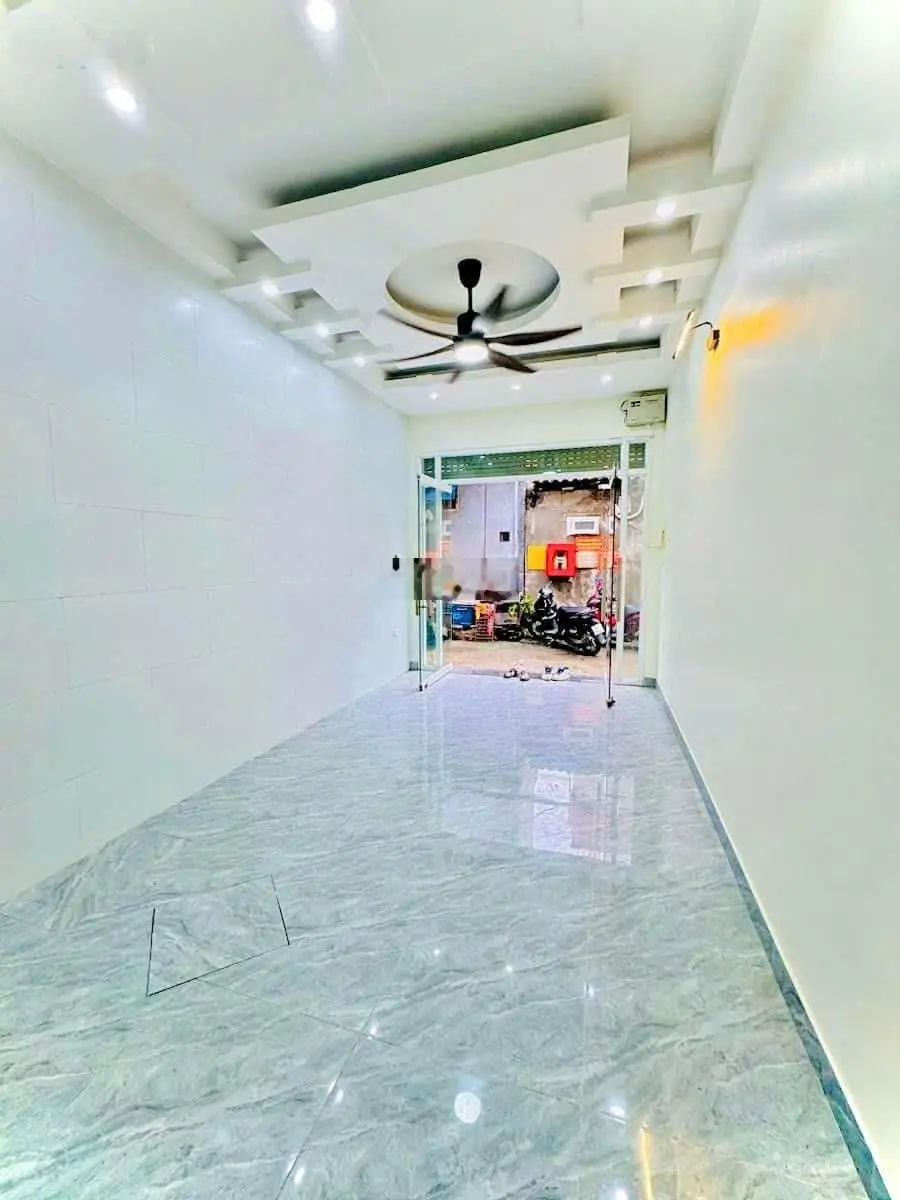 Bán gấp nhà Tân Mai ô tô đỗ cửa cạnh trường C1, C2 DT 40m2x5T MT3.4m giá 7.8 tỷ LH; 0986 943 ***