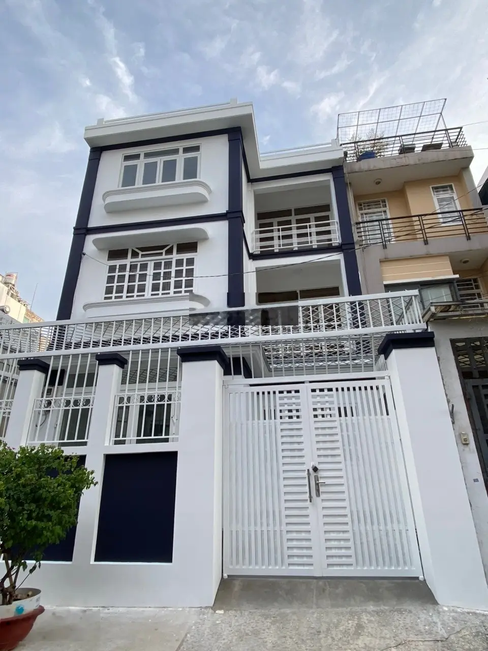 Bán căn biệt thự siêu Hiếm - siêu VIP tại đường Đinh Bộ Lĩnh-thông Bùi Đình Tuý, Thông Chu Văn An.