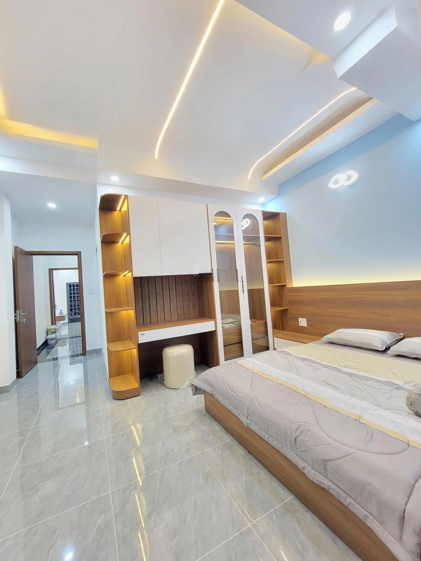 Bán nhà 1 trệt 2 lầu 67,5m2(4,5x15) tặng full nội thất gần vòng xoay an phú KDC An Phú 1, p. An Phú