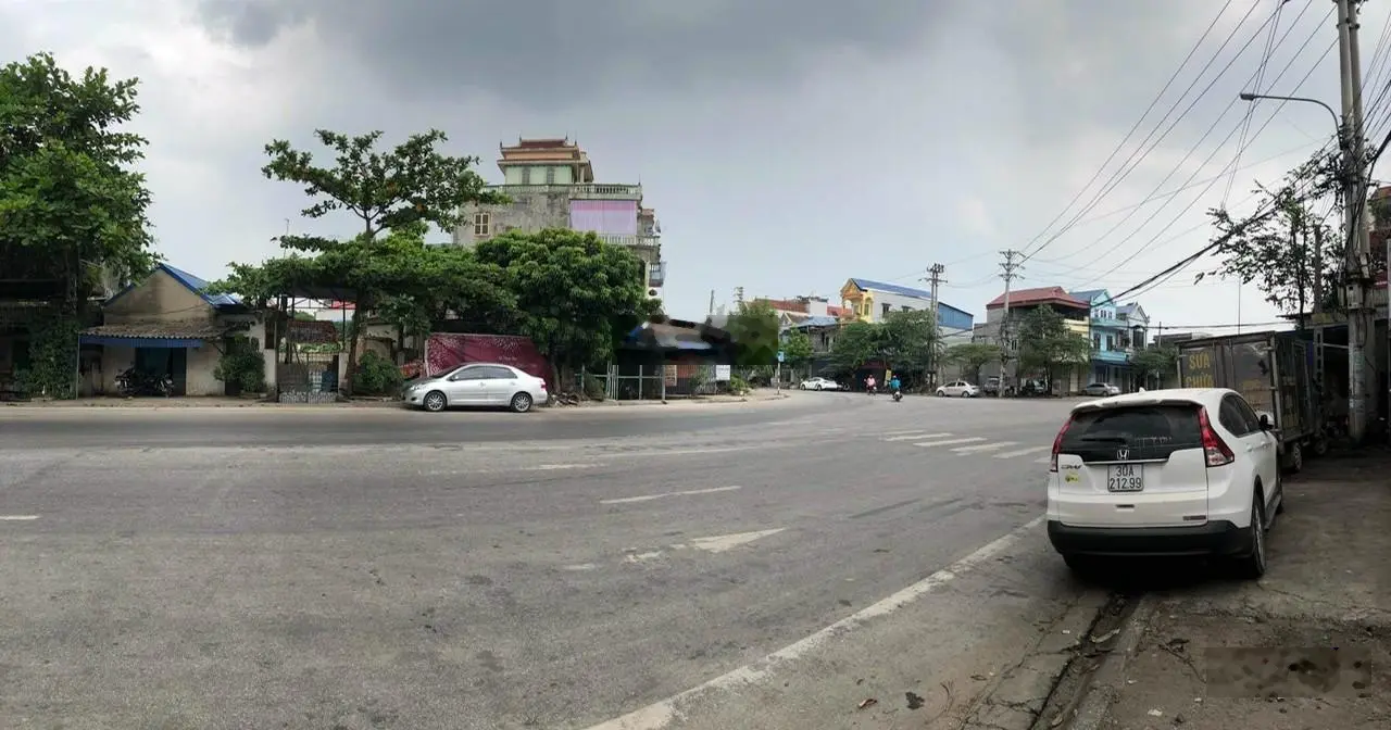 Cần tiền bán nhanh đất mặt đường 3/2 rộng 30m thành phố Thái Nguyên, giá rẻ, liên hệ 0915 820 ***
