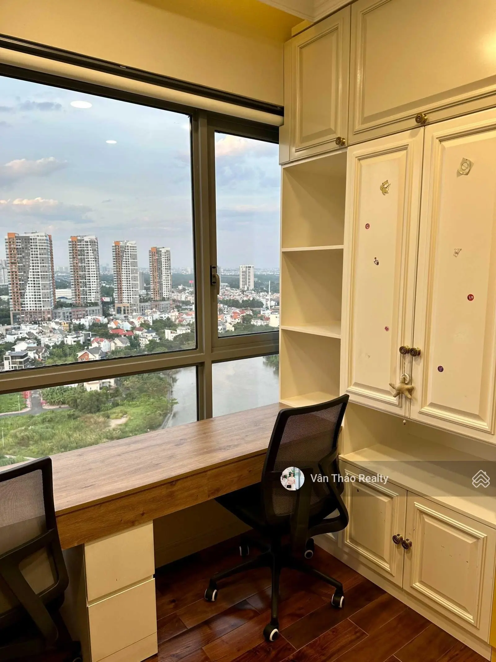 (Chuyên siêu phẩm) chỉ 9,5 tỷ - bán căn hộ 3PN View sông - Full nội thất đẹp - Đảo Kim Cương Quận 2