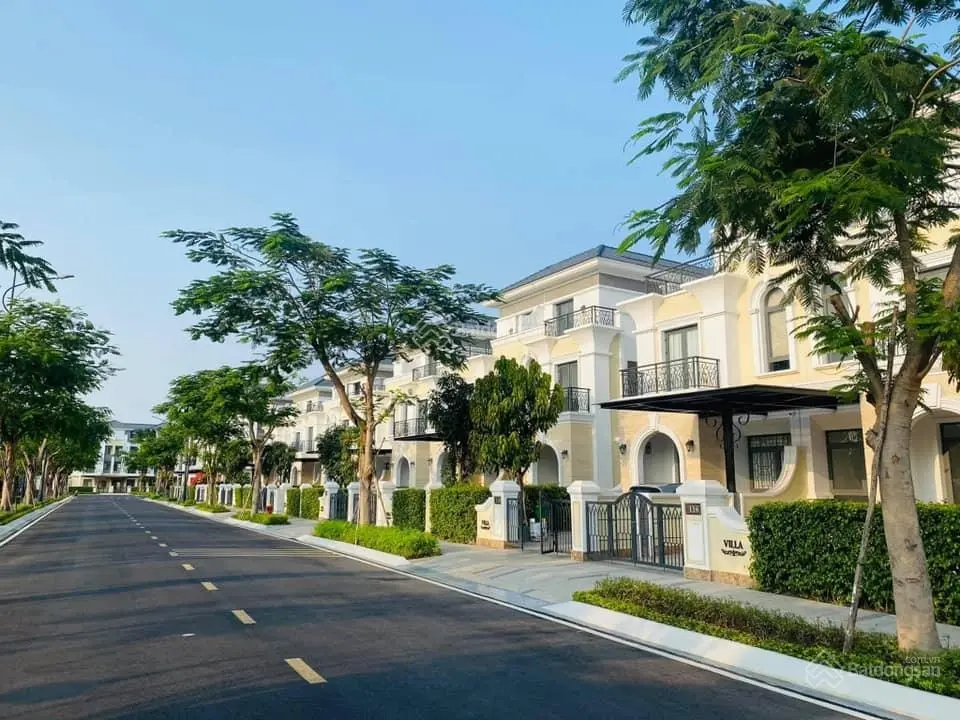 Chính chủ cần bán gấp 2 căn mặt tiền Verosa Park Khang Điền đối diện công viên lớn