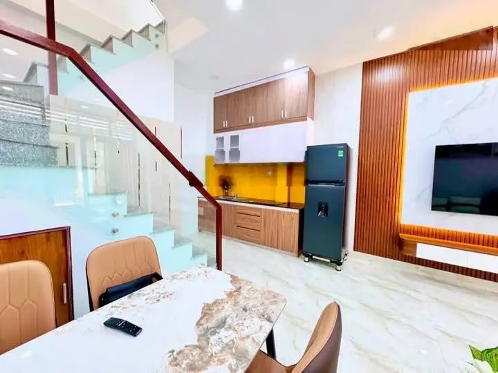 Chỉ việc xách valy vào an cư, kế bên quận 3, sát mặt tiền trường sa, 3 tấm khu dân trí cao, an ninh