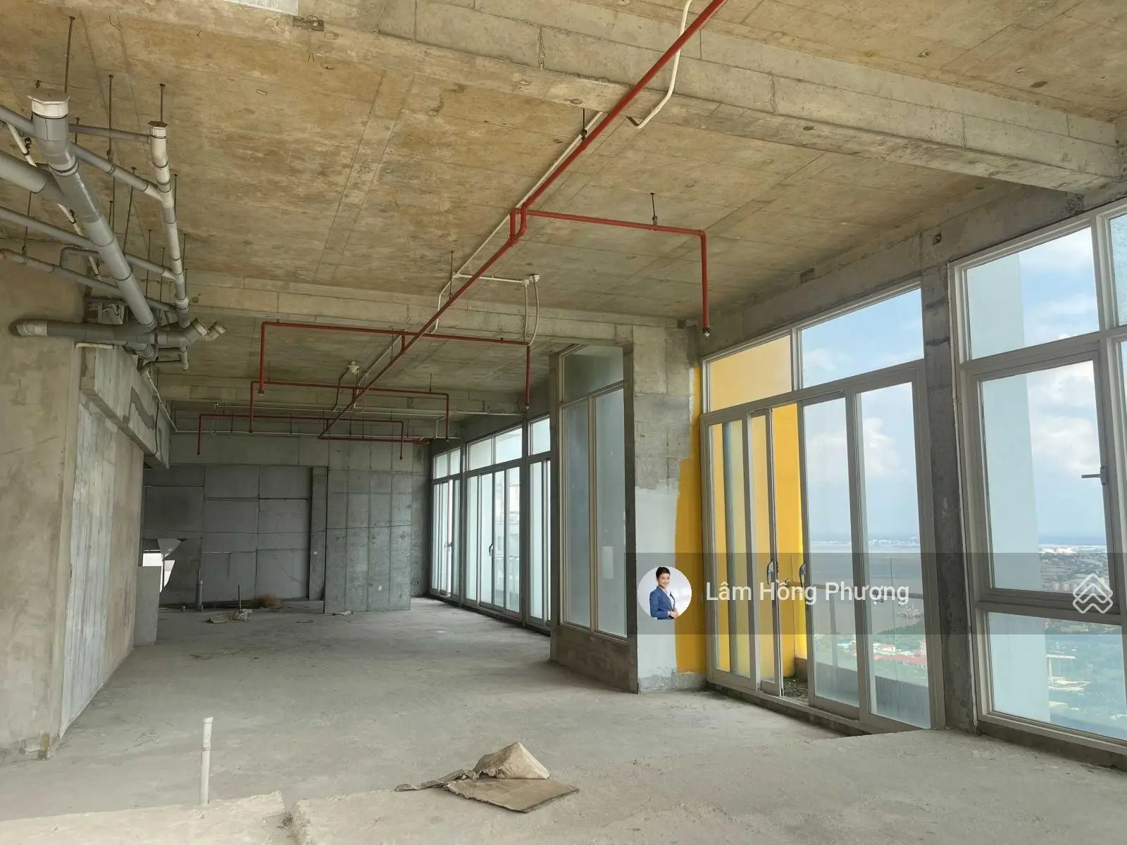 Bán Penhouse 482m2 La casa quận 7 giá 17.5 tỷ có sẵn sổ hồng 0939 220 *** Em Phượng