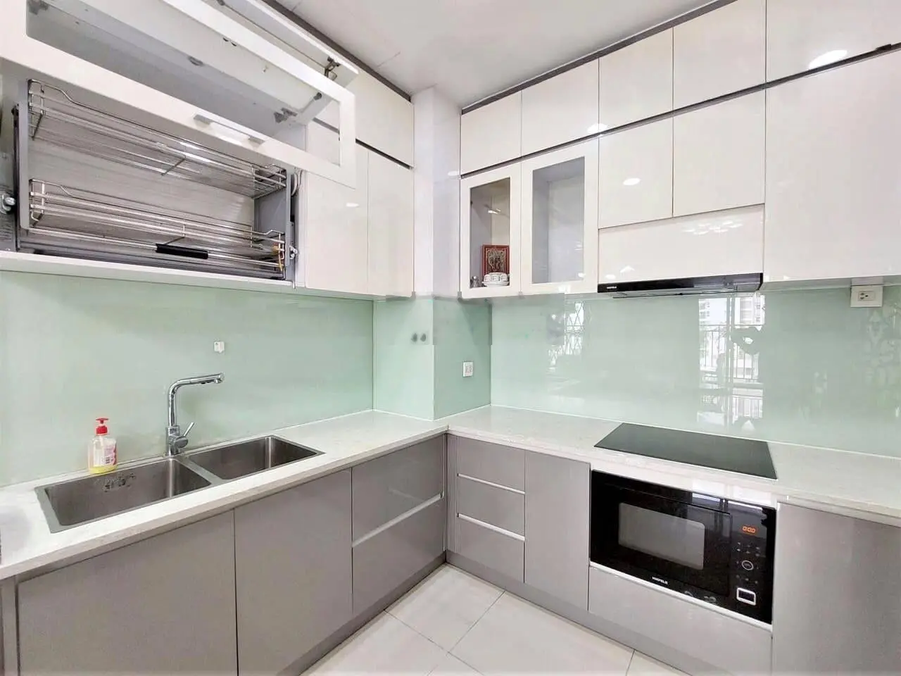 Bán căn hộ 3 phòng ngủ, 105m2, Golden Mansion, Novaland, Phú Nhuận, giá chỉ 6.350 tỷ có nội thất
