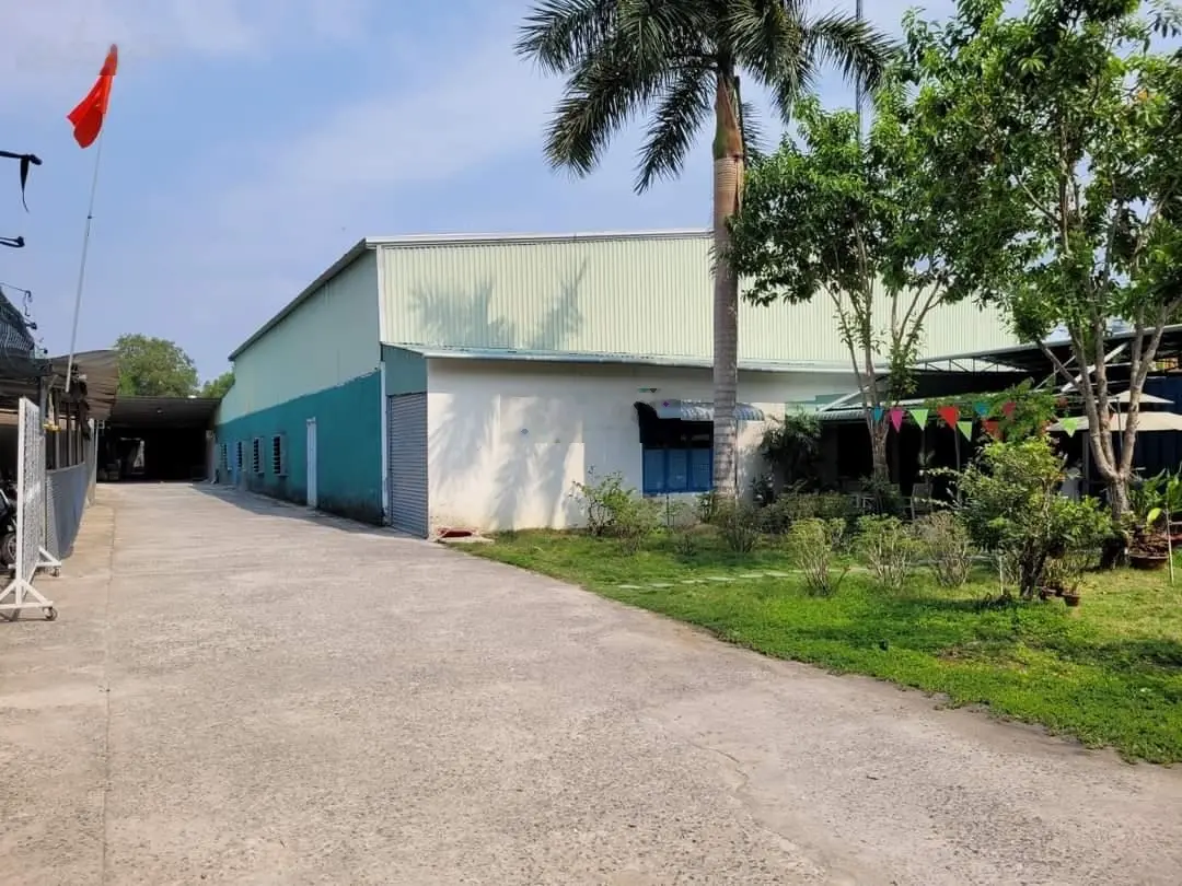 Bán nhà xưởng 3315m2 có 398m2 thổ cư đường xe công giá rẻ