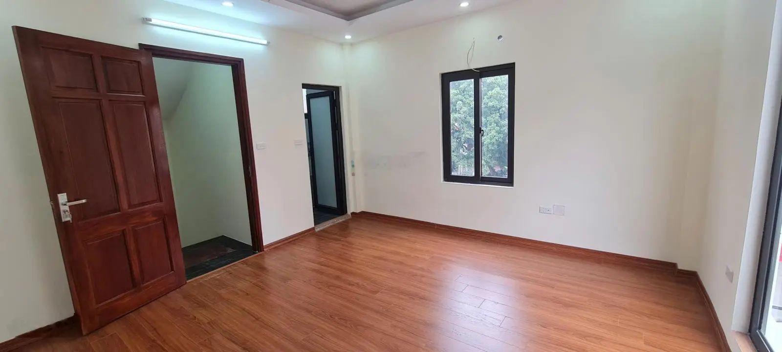 Bán nhà phố Tân Lập, Đan Phượng. Cạnh trục đại lộ Tây Thăng Long. Lô góc kinh doanh ôtô vào nhà