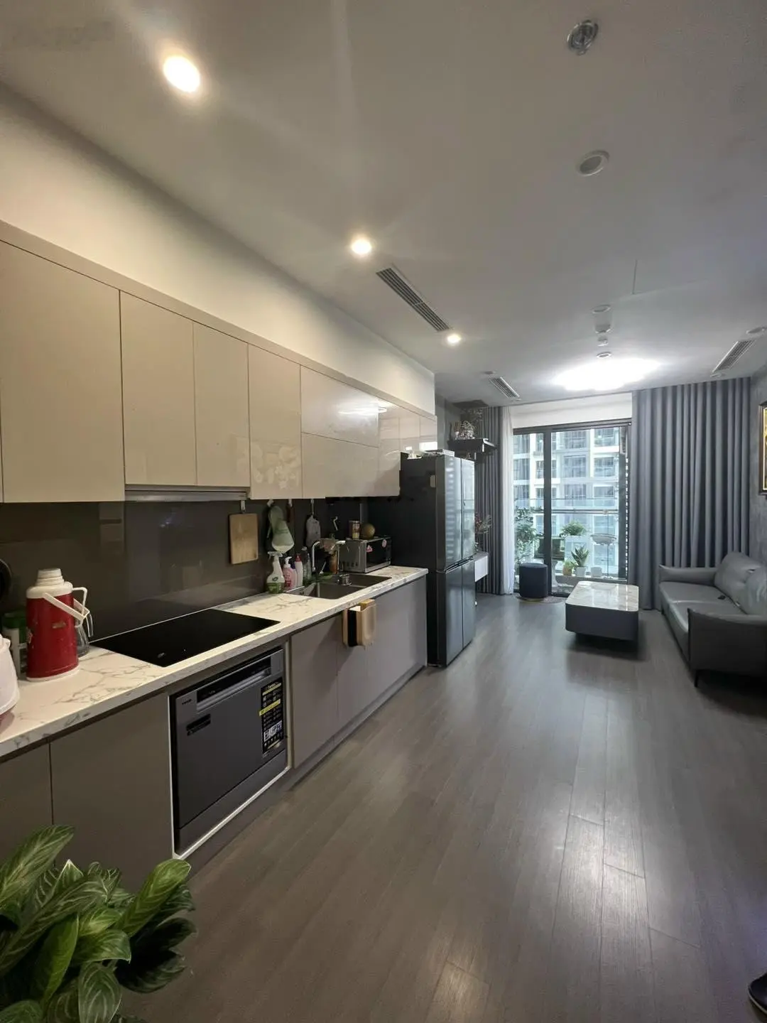 Tin thật 100% Bán căn hộ Tonkin 1 60m2 căn góc 2N 2WC full đồ NT cao cấp. Giá 4 tỷ. LH 0392 969 ***