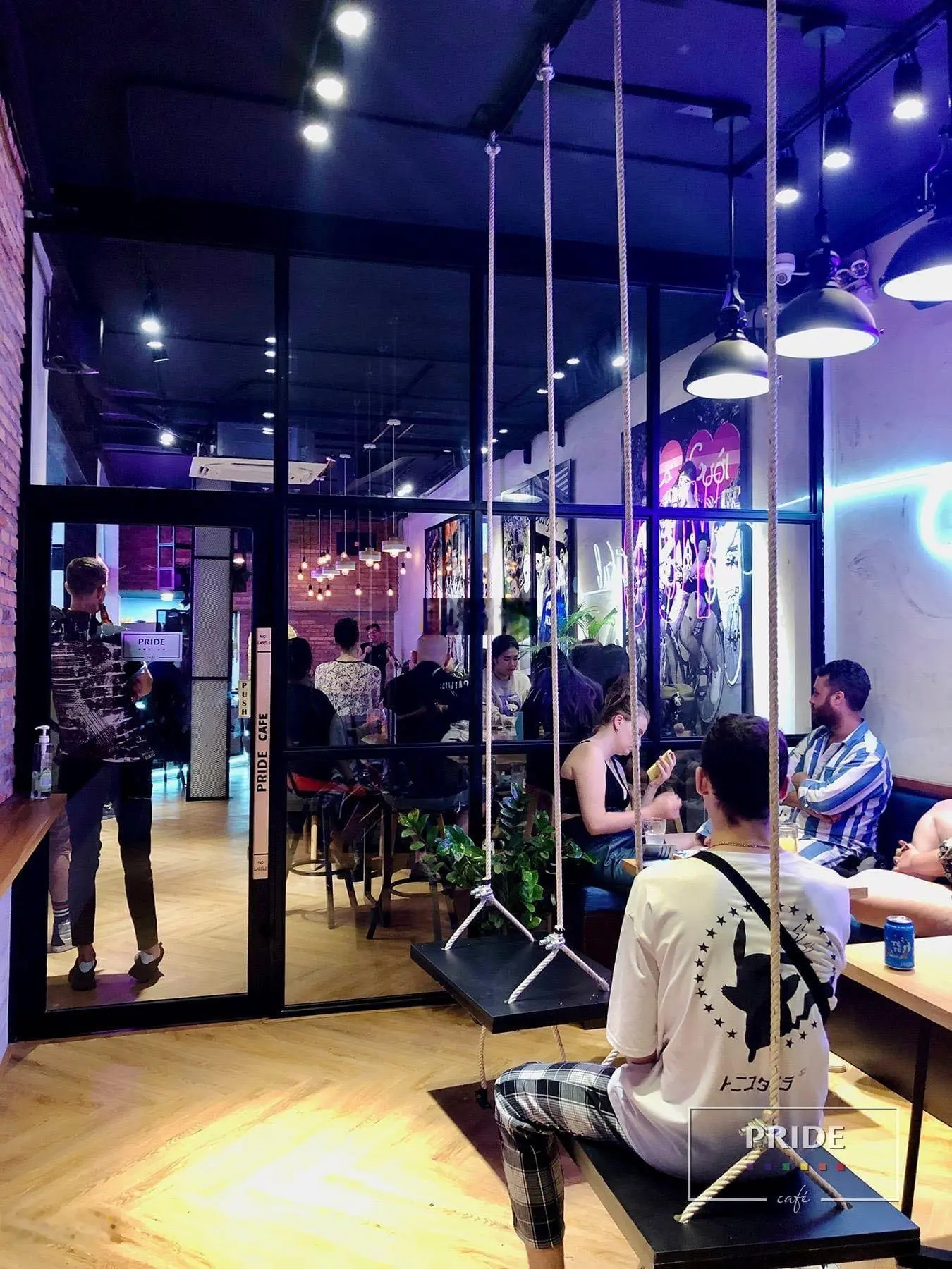 Mặt tiền Q1 - Hđ thuê 300tr/1 năm (92m2)