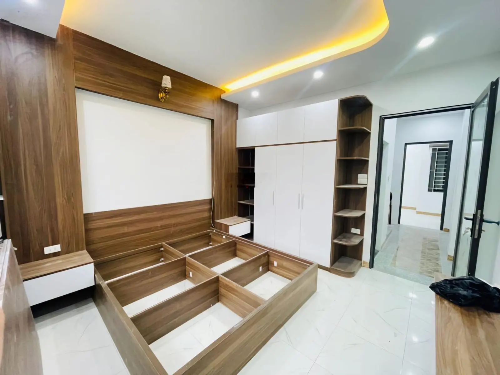 Bán nhà Cầu Diễn 40m2 - ô tô đỗ cổng 10m - thiết kế hiện đại 4PN - sổ vuông đẹp, 4T - 4 tỷ 49
