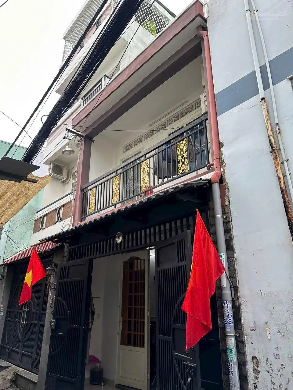Bán Nhà 1 Lầu vào ở ngay , Hẻm Vườn Lài thông qua đường Lê Thị Hành. Nhà sổ Hồng chính chủ