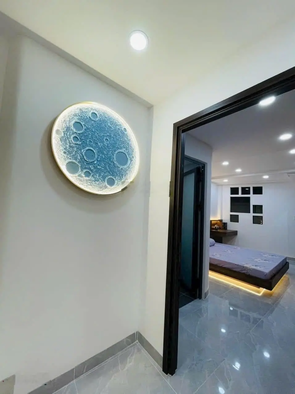 Bán căn gần chợ Hồ Thị Kỷ, 106m2. Bán 3tỷ100. Trần Bình Trọng, P1, Q10 4 tầng + 1 lửng hẻm oto 5m.