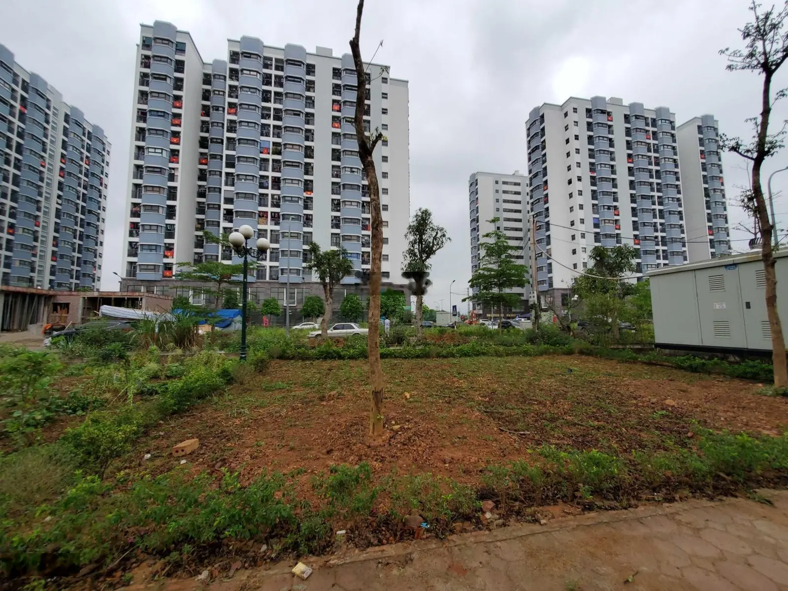 Bán đất phân lô 3 mặt tiền KĐT Bắc Trần Hưng Đạo, TP BH. 261m2, mặt tiền 20m, chân 3 tòa chung cư
