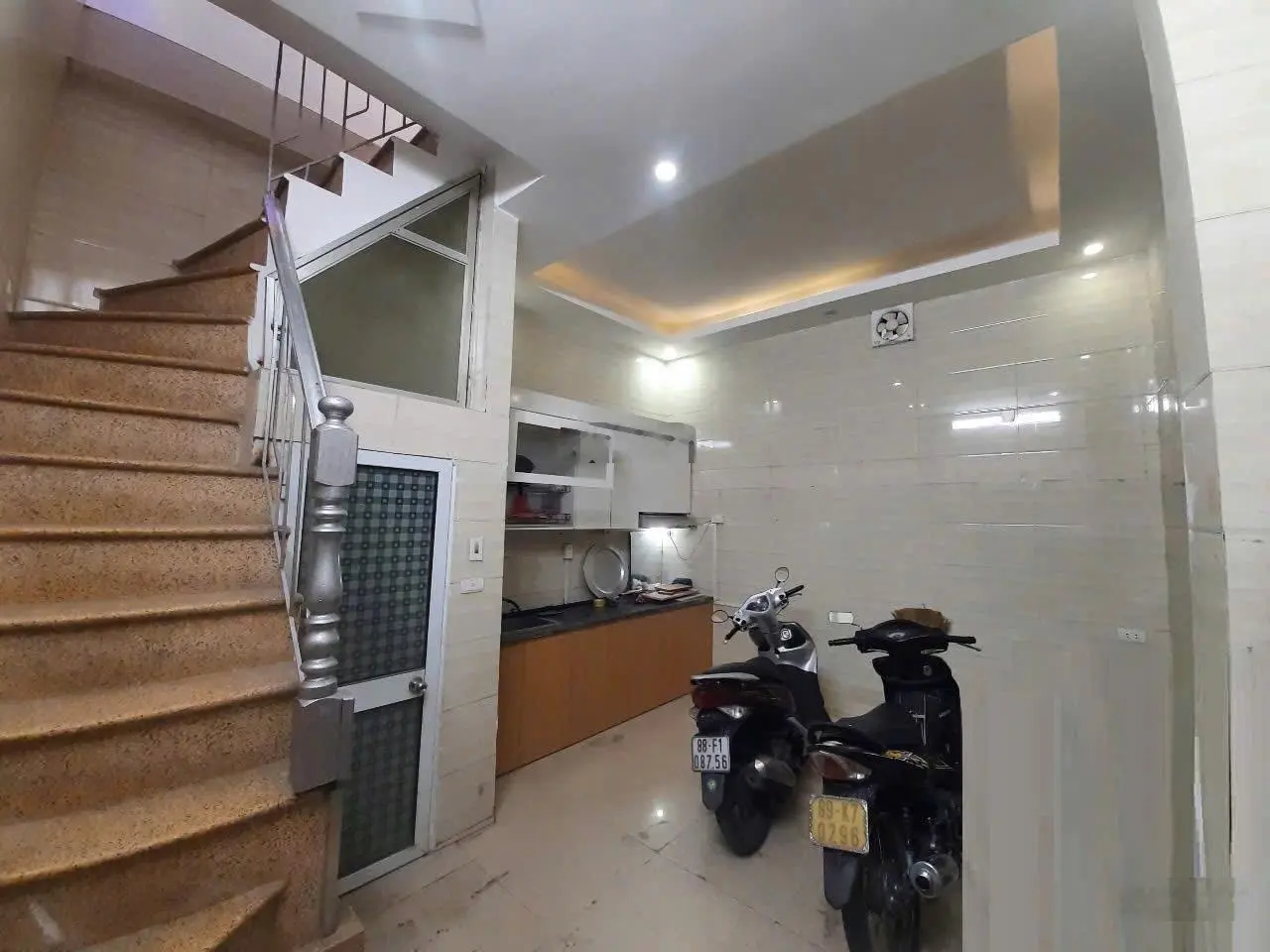 Bán nhà ngõ Trần Đại Nghĩa mặt tiền rộng, gần đường lớn, ngõ ba gác, 25 m2, 4,9 tỷ, kinh doanh