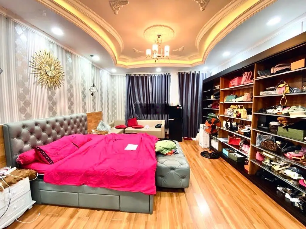 Nhà siêu đẹp diện tích khủng chủ nhiệt bán giá 11.4 tỷ