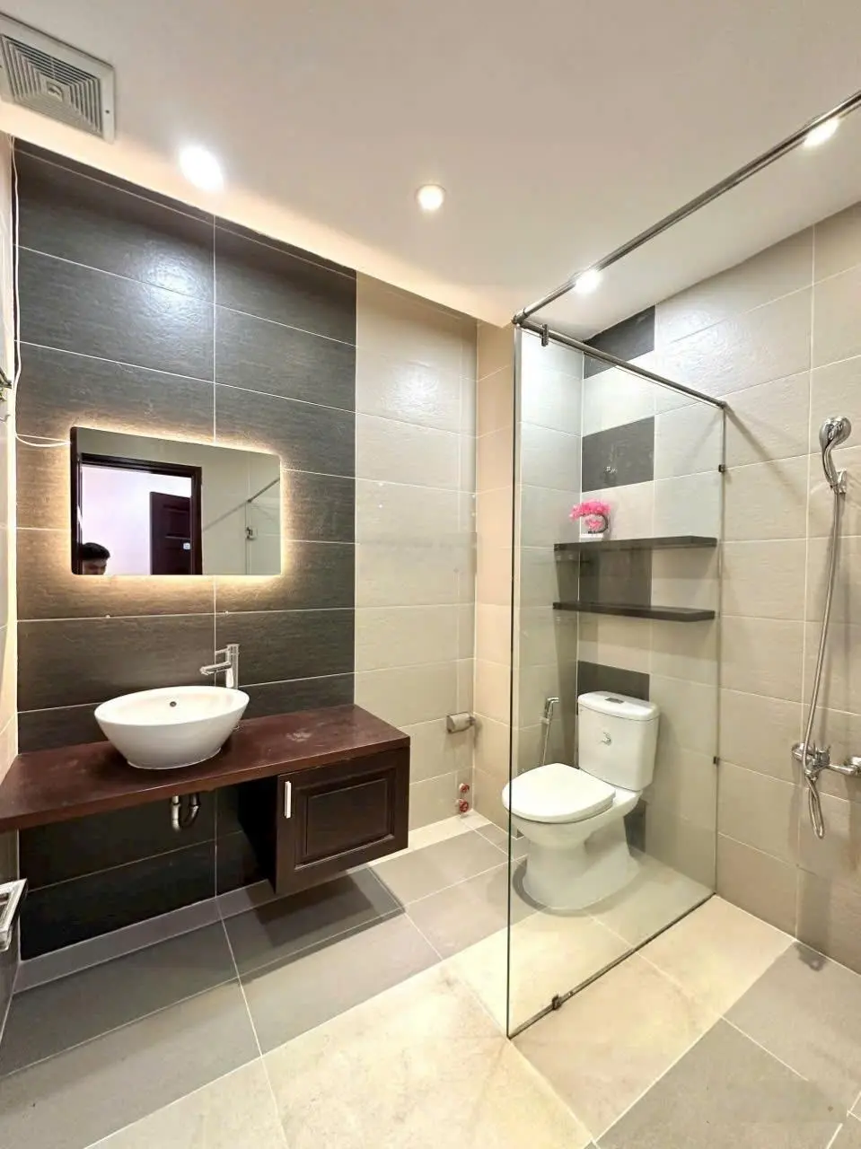 NHÀ VÕ OANH , P25 , BÌNH THẠNH : 75M2( 5*15) , 5 TẦNG . HẺM XE TẢI TRÁNH _ 15,5 TỶ Thương Lượng