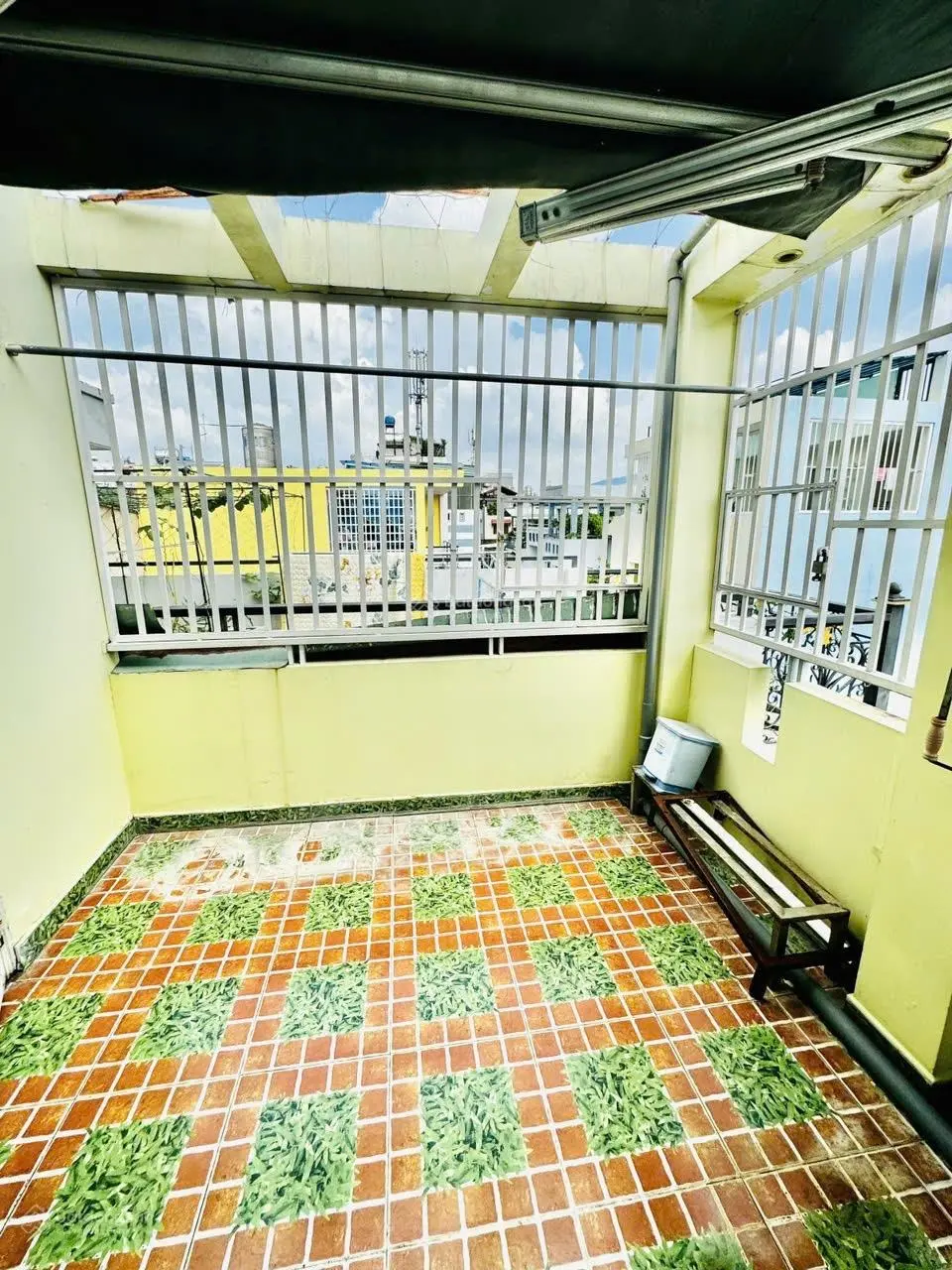 Bán nhà hẻm 8m thông khu bàn cờ 41m2 5 tầng ngay chợ phạm văn hai quận tân bình