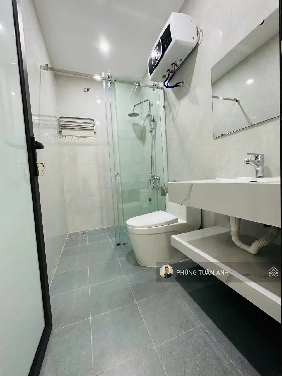 Bán nhà cao cấp vừa xây mới ô tô đỗ cửa tại Khúc Thừa Dụ - giá ưu đãi