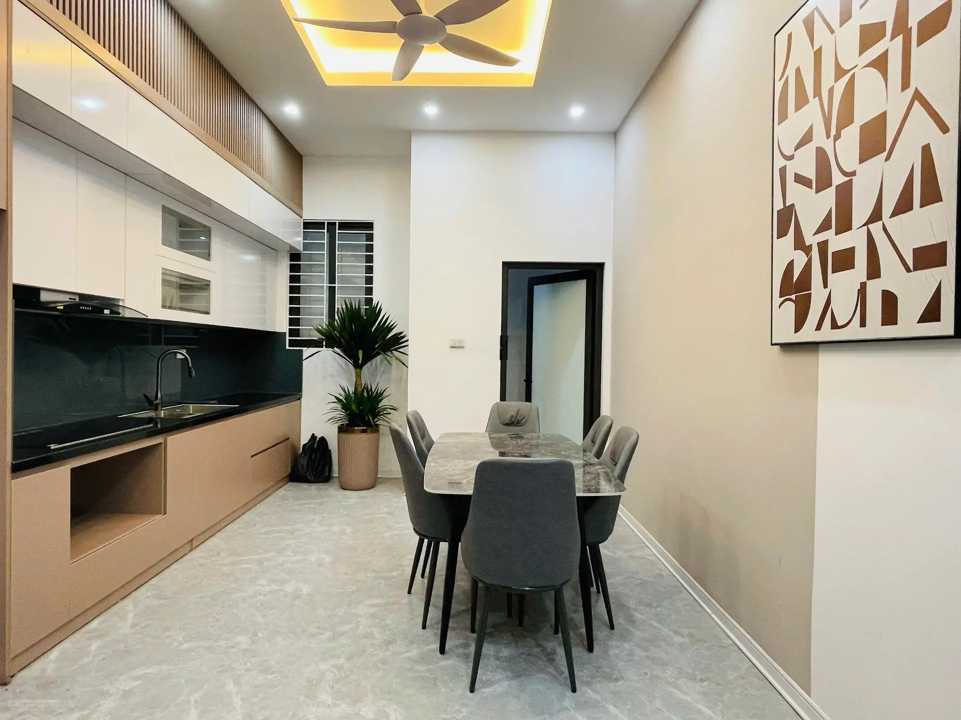 Chính chủ bán căn số 14 ngõ 104 định công thượng. phân lô - ô tô đỗ cửa - 65m2 * 4 tầng * 5 ngủ.