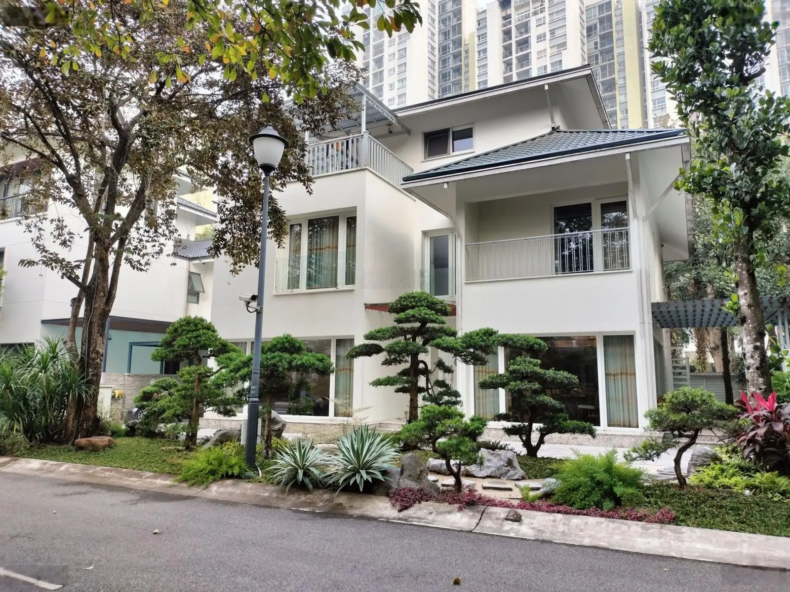 Biệt thự vườn tùng ecopark - 324 m2 - 3 tầng - 18m mt - 62 tỷ