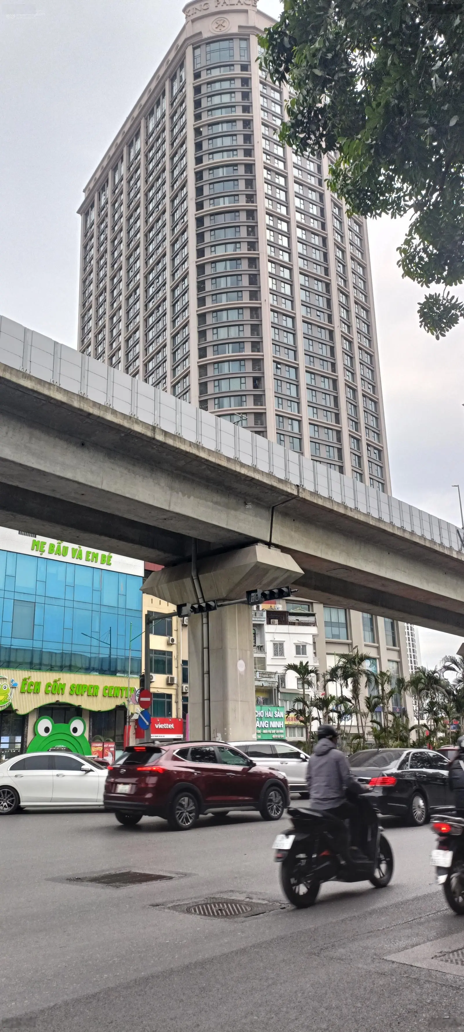 Bán nhà hàng xóm Royal City, Nguyễn Trãi Thanh Xuân. DT 37,5m2 x 5 tầng. Giá 5.65 tỷ. 2 mặt thoáng