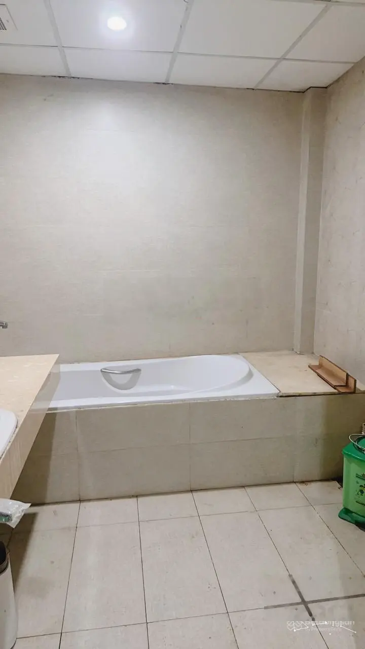 Bán nhà riêng phố Bồ Đề 108m2 x 5T xe 7 chỗ vào, MT 5.8m hậu 6m giá 16 tỷ LH: 0902132489