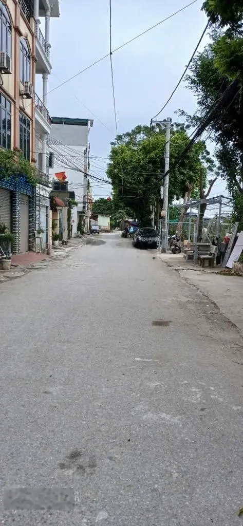 Nhà Tứ Hiệp 35m2, mới xây, Ô tô đỗ cổng, kinh doanh