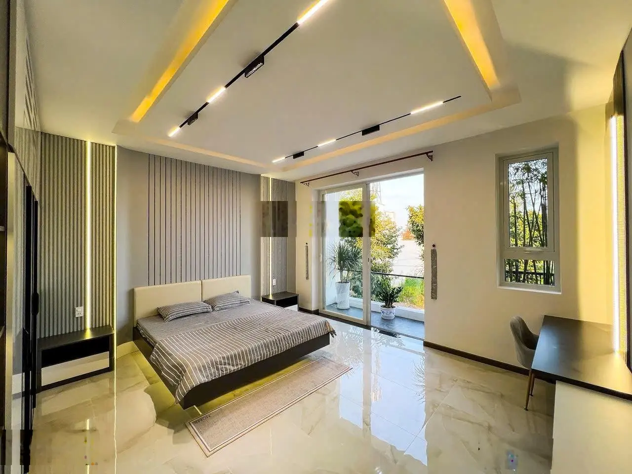 Cần vốn bán gấp nhà mới xây rẻ nhất khu
