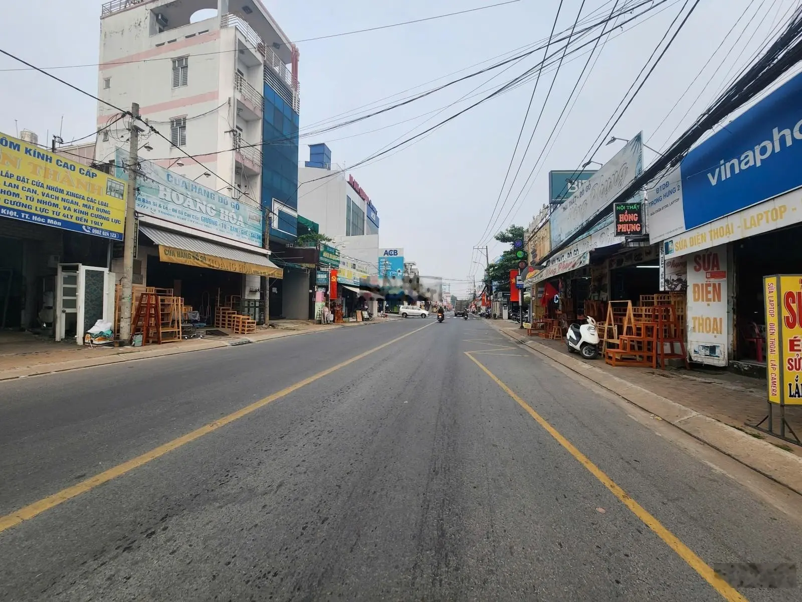 Bán nhà 2 tầng mặt tiền đường Lý Thường Kiệt TT Hóc Môn, 164m2 ngang 4,5m, giá rẻ chỉ 12.9 tỷ TL