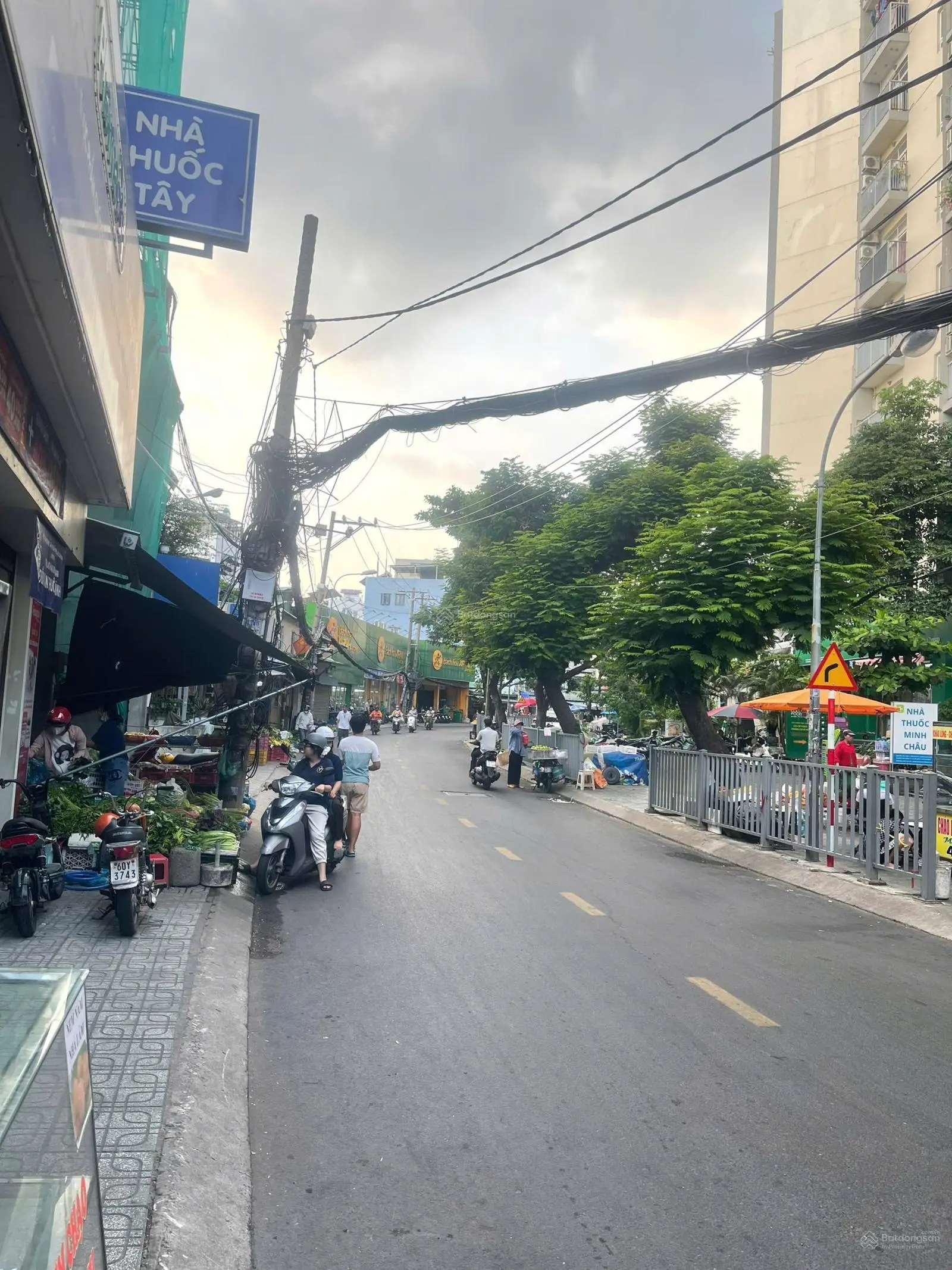 Bán nhà Nguyễn Văn Công, ngay chợ Tân Sơn Nhất, giá siêu hời